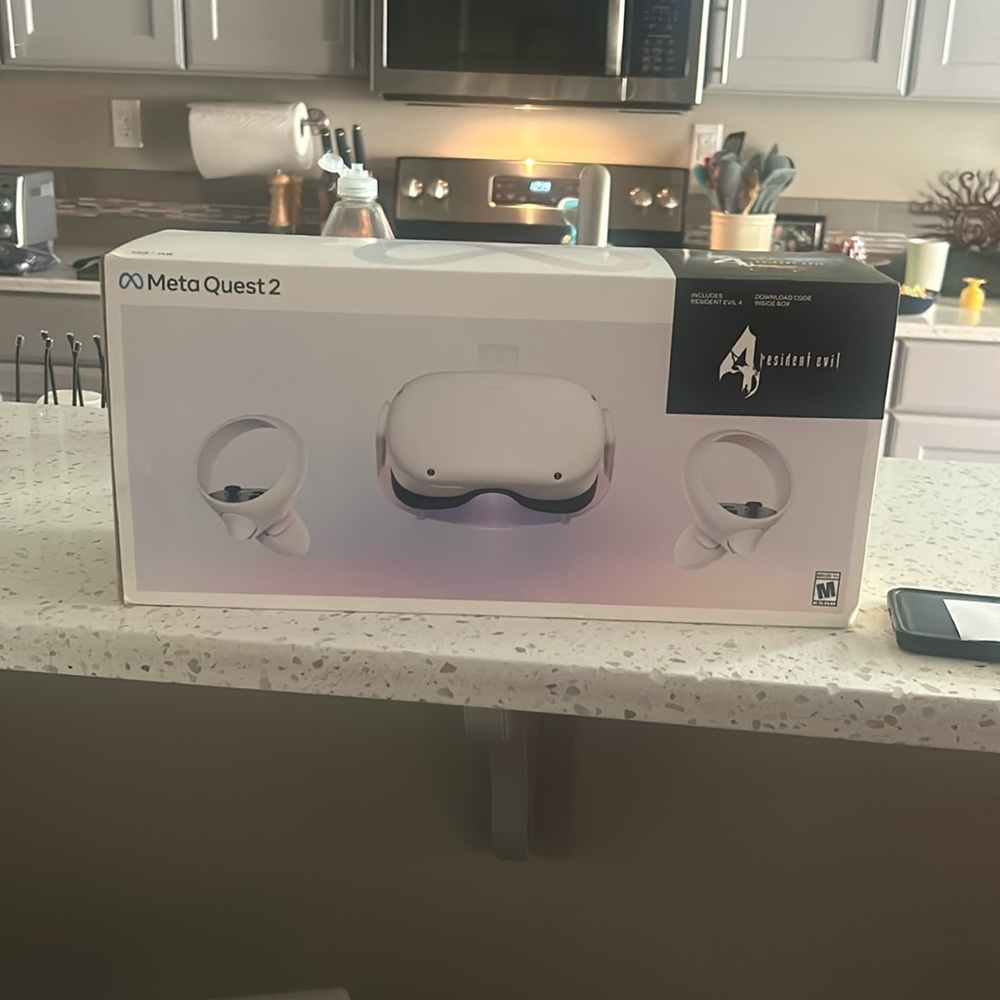 Meta Quest 2 VR Headset 128 GB with resident evil 4